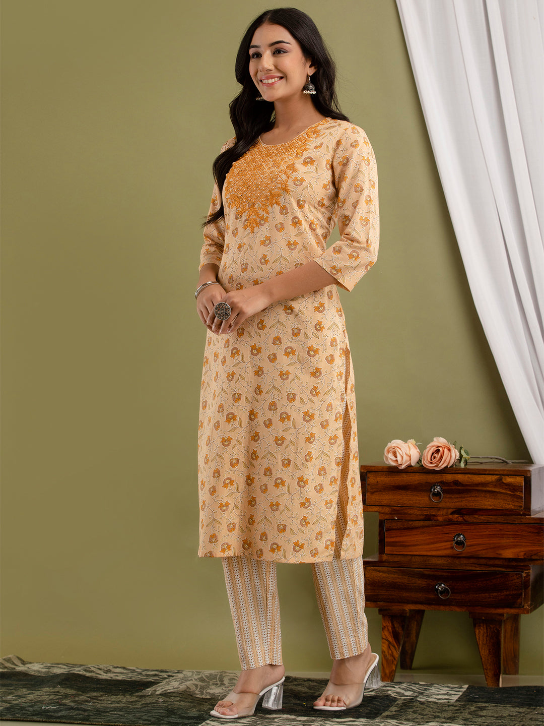 Women Kurta Pant Dupatta Set FRKT6738