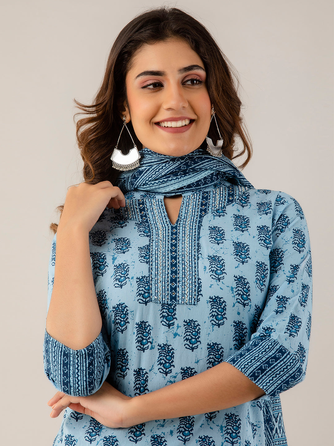 Women Kurta Pant Dupatta Set FRKT6723