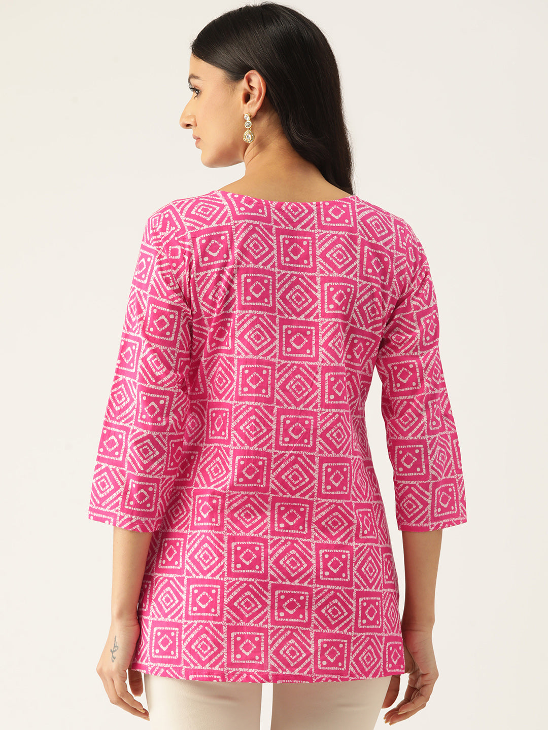 Feranoid Cotton Printed V-Neck Short 3/4 Sleeve Kurti FRKT6324