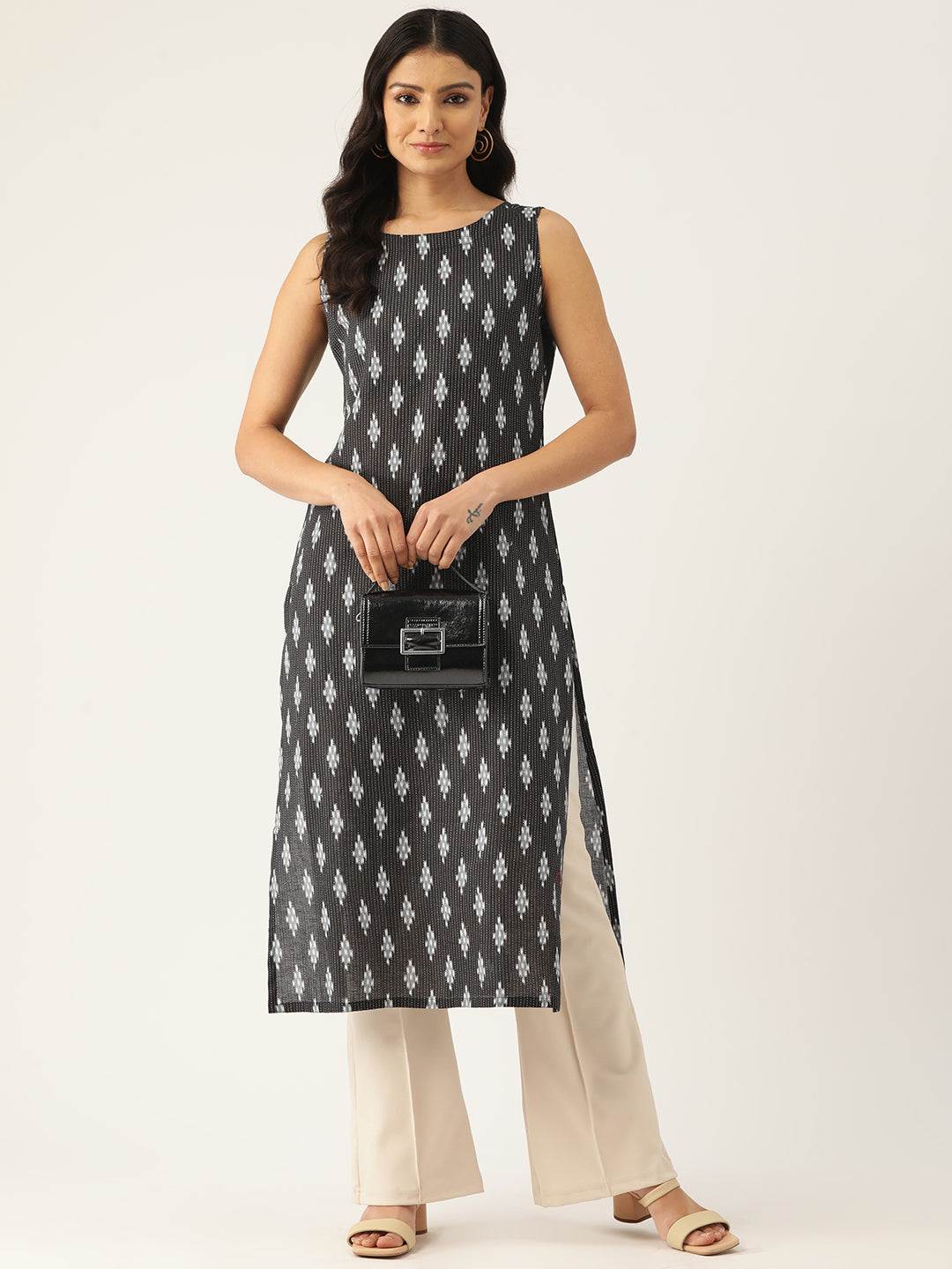 Feranoid Cotton Boat Neck Sleeveless Straight Kurti FRKT6339