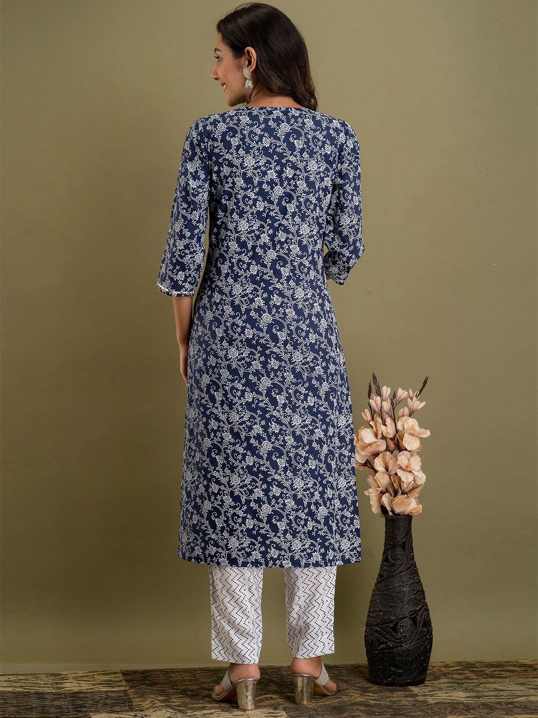Women Kurta Pant Dupatta Set FRKT6717