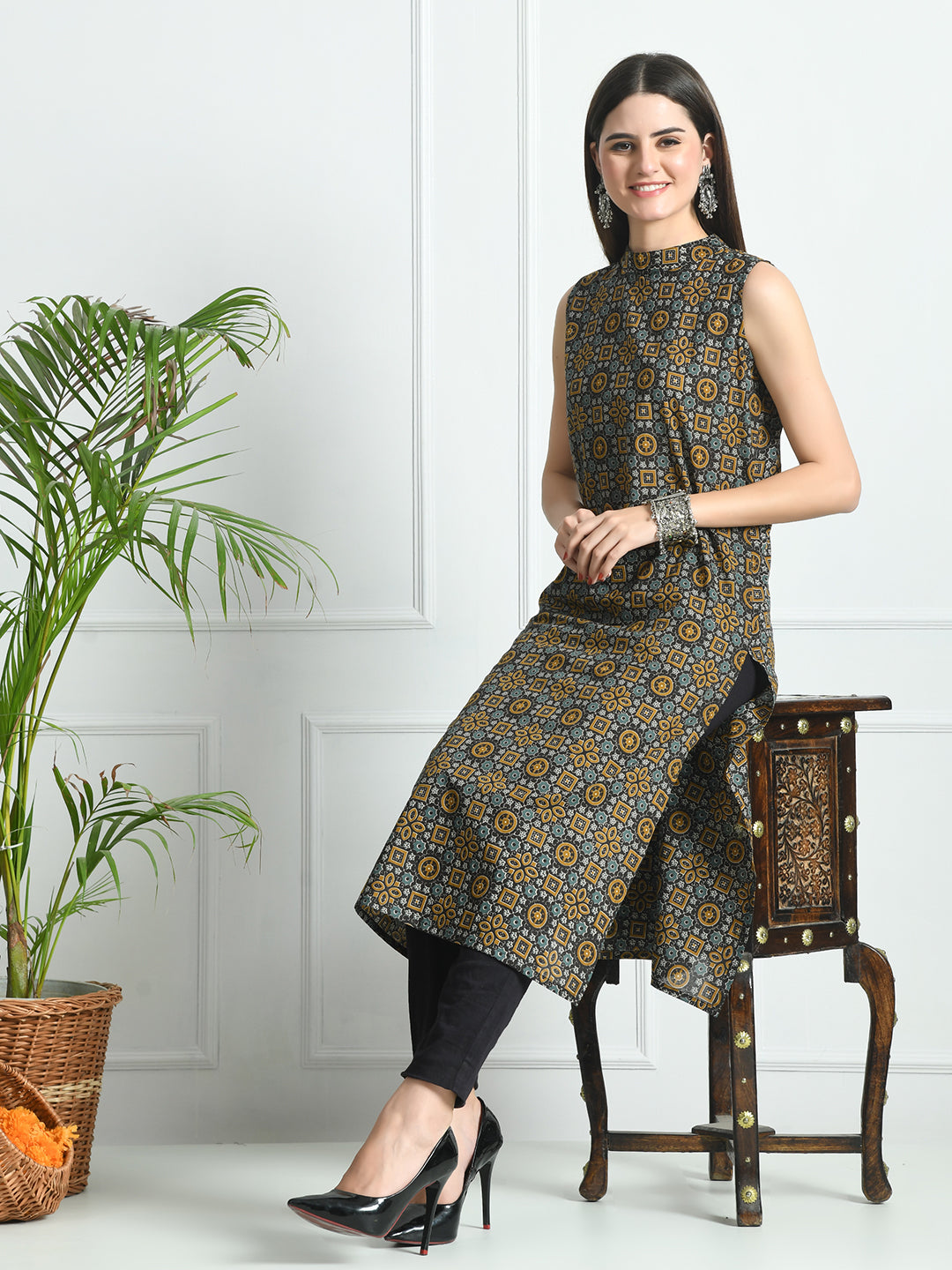 Feranoid Cotton Printed Sleeveless Straight Long Kurti FRKT6493