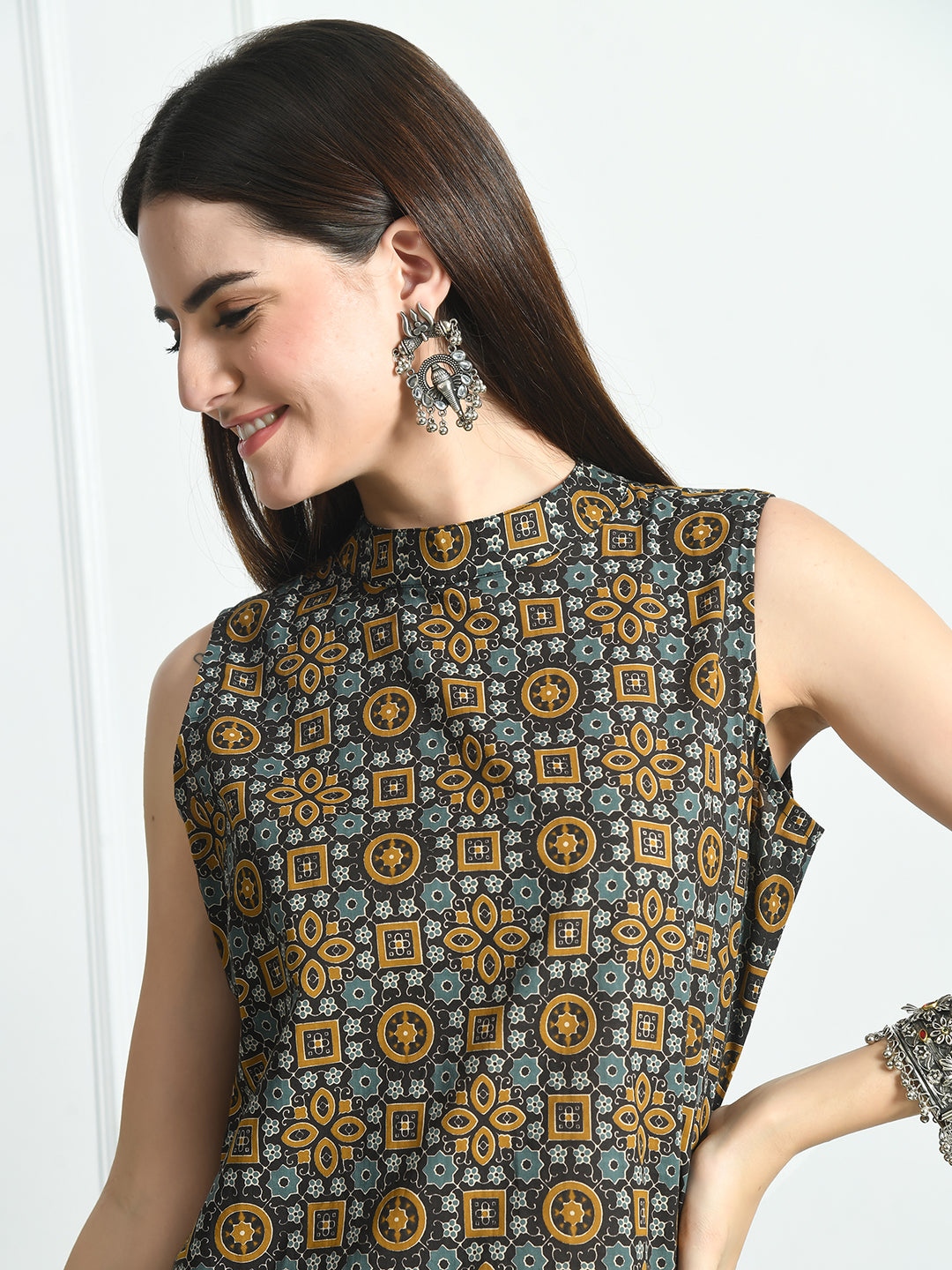Feranoid Cotton Printed Sleeveless Straight Long Kurti FRKT6493