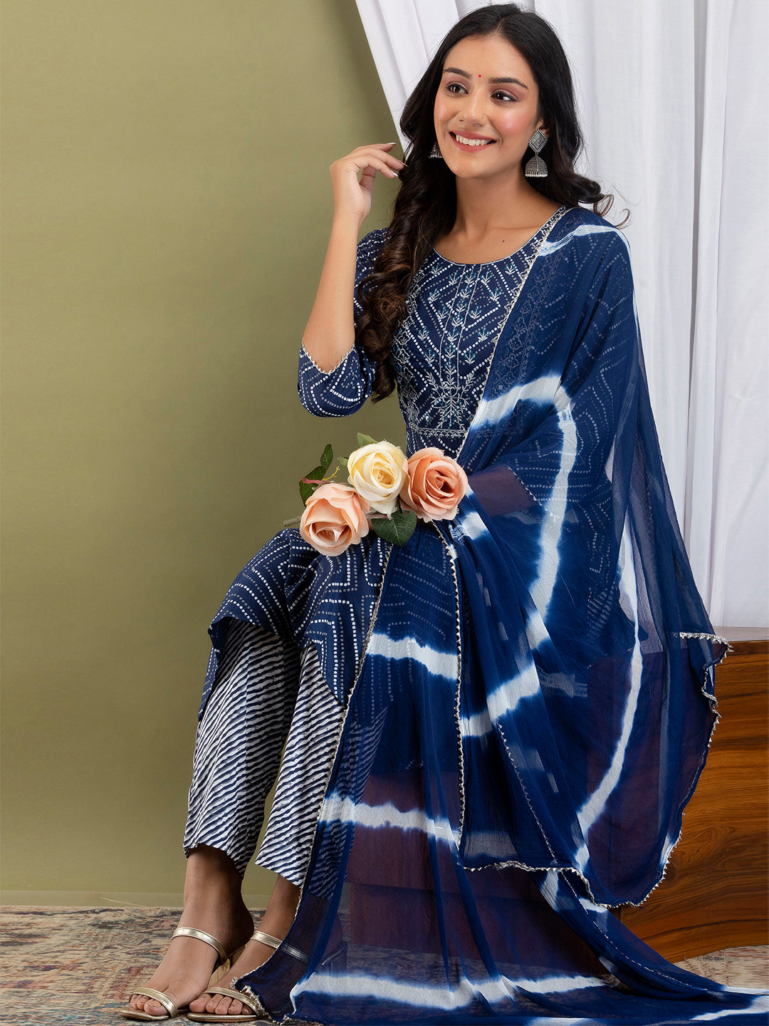 Women Kurta Pant Dupatta Set FRKT6718