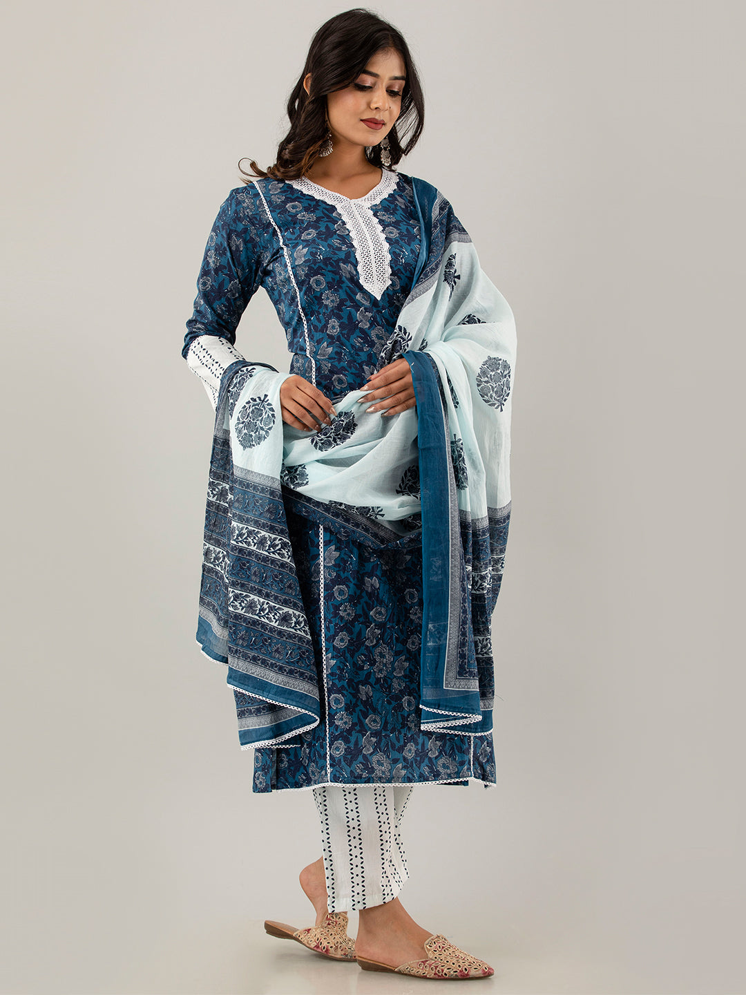 Women Kurta Pant Dupatta Set FRKT6716