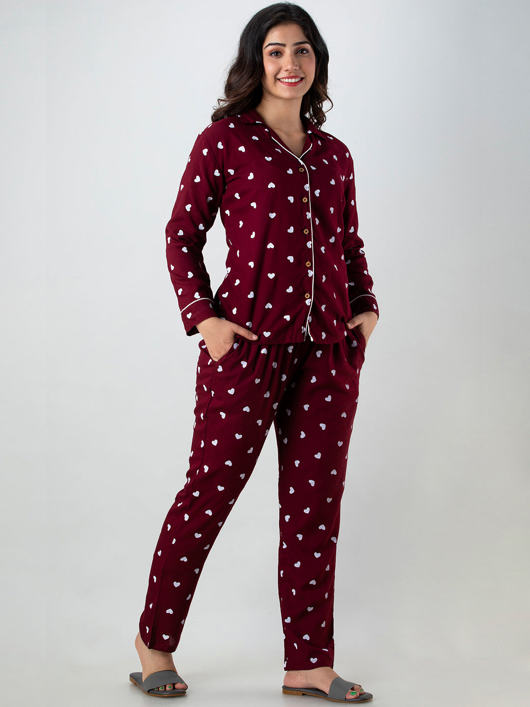 WOMEN WHITE HEARTS PRINT MAROON NIGHTSUIT
