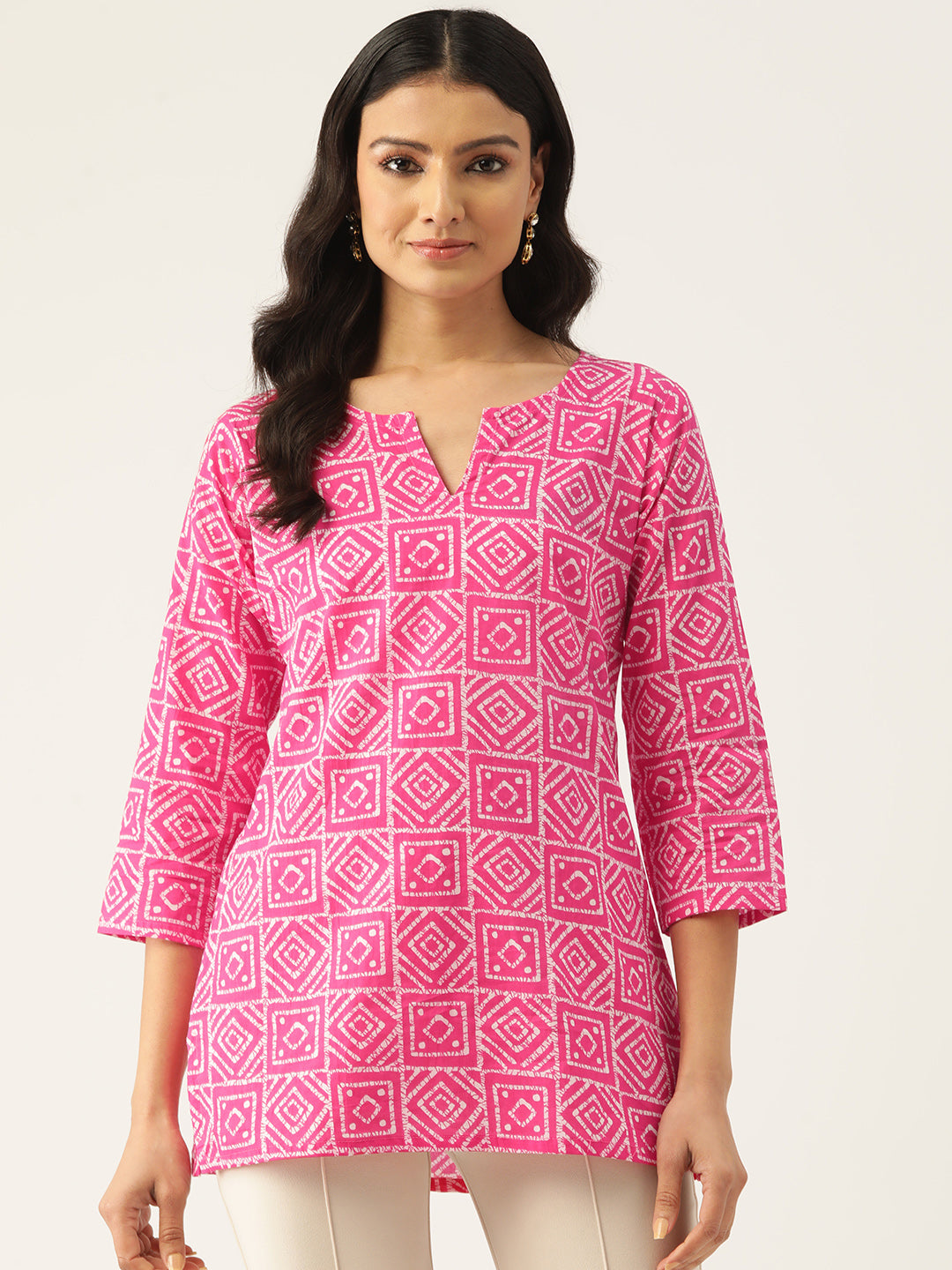 Feranoid Cotton Printed V-Neck Short 3/4 Sleeve Kurti FRKT6324