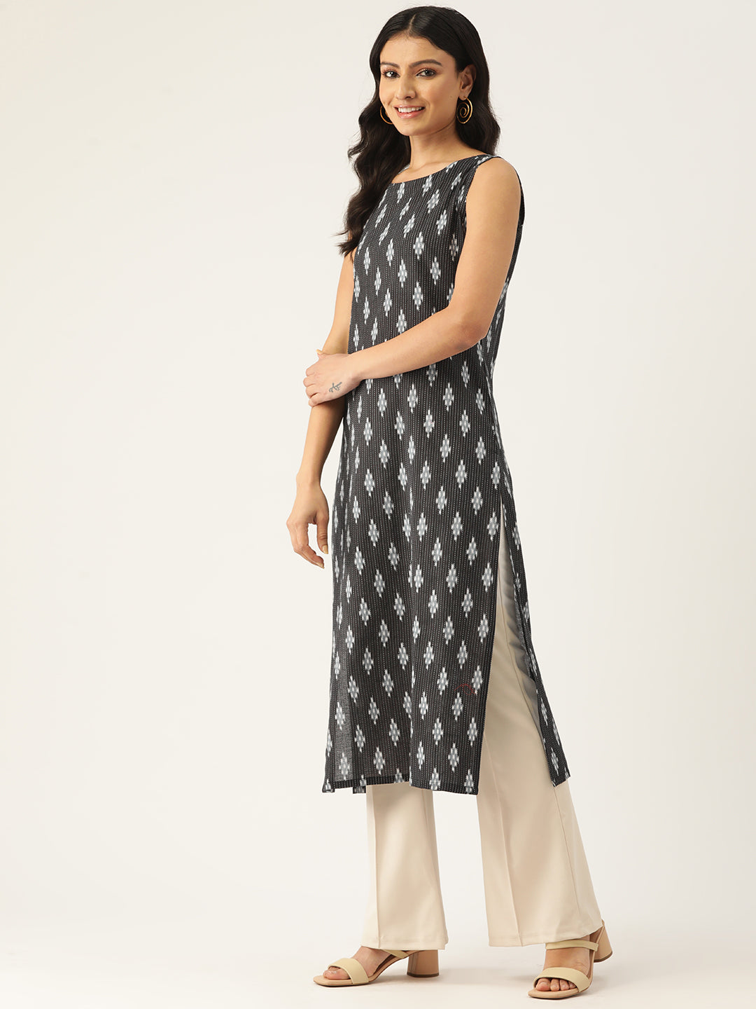 Feranoid Cotton Boat Neck Sleeveless Straight Kurti FRKT6339