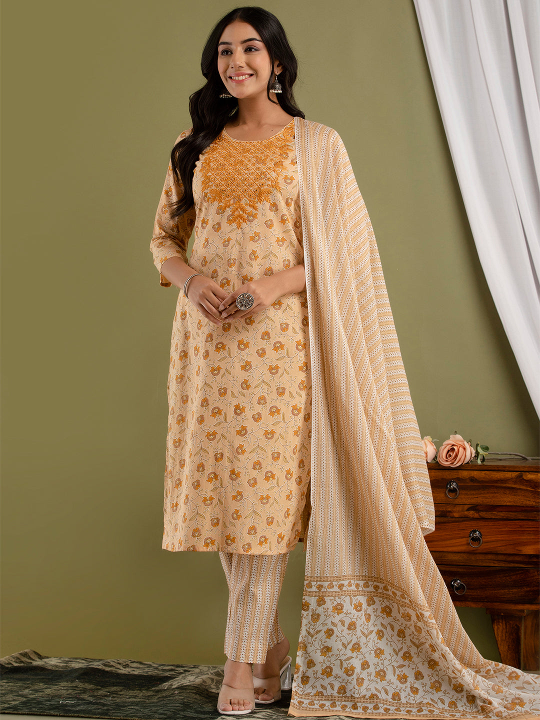 Women Kurta Pant Dupatta Set FRKT6738