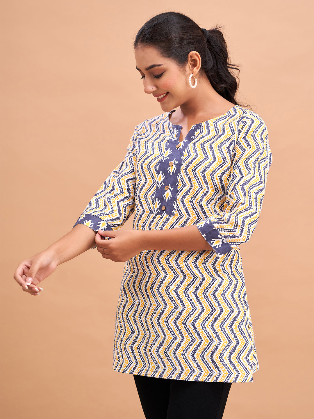 Women Cotton Printed Short Kurti