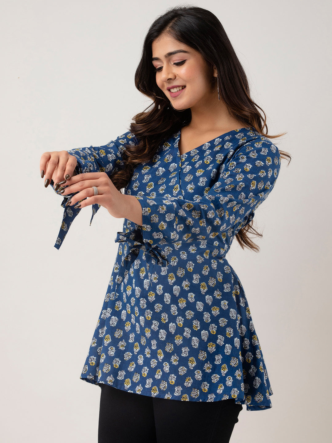 Women Blue Cotton Printed Short Kurti