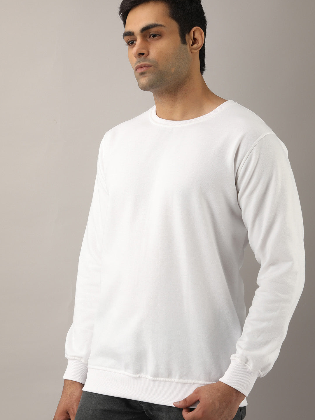 SOLID  WHITE SWEATSHIRT